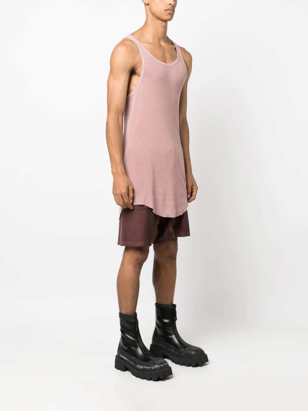 Pink t-shirt, full body view