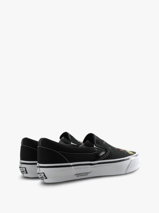 Black shoes, back view