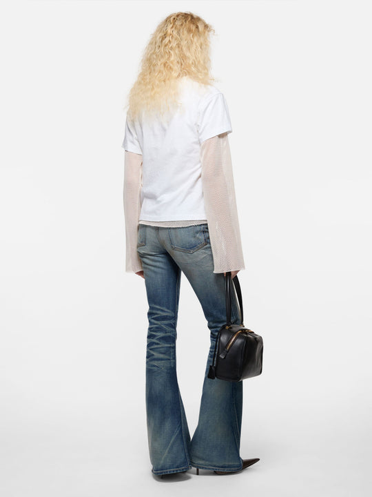 White t-shirt, full body view