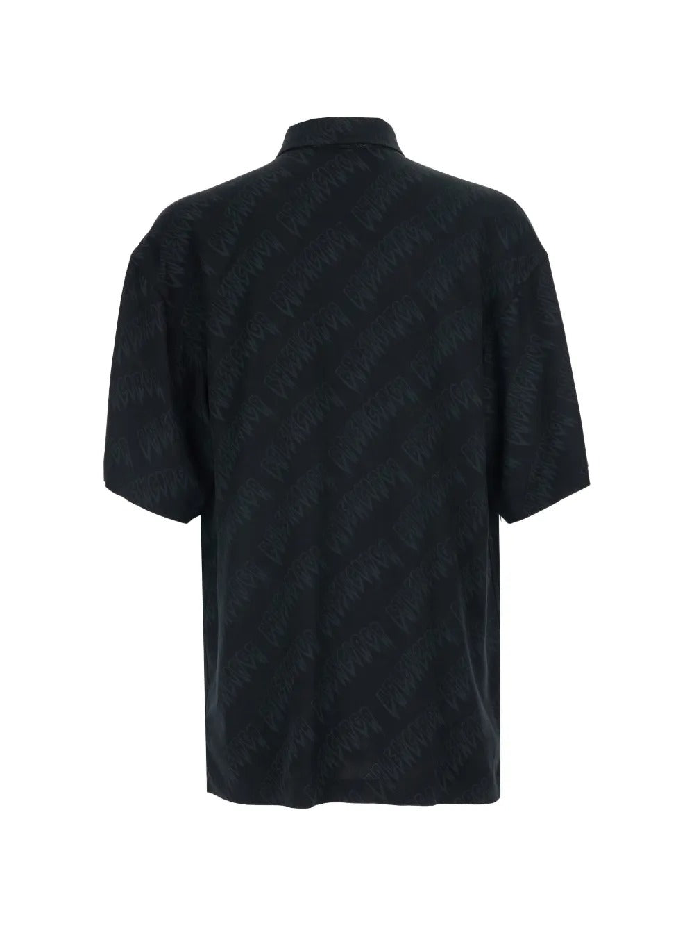 Black shirt, back view