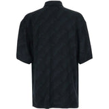 Black shirt, back view