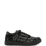 Black shoes, front view