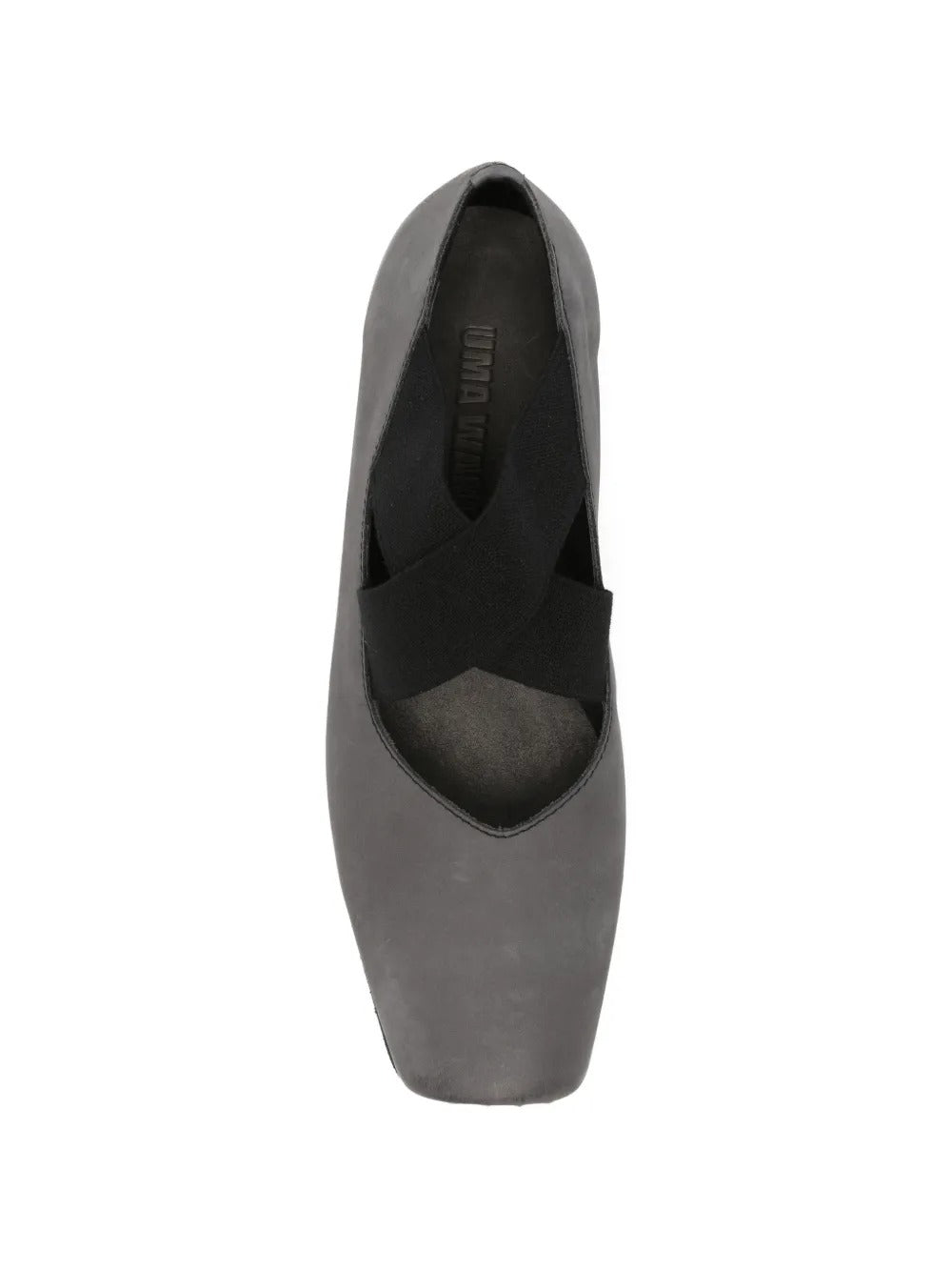 gray shoe,front view