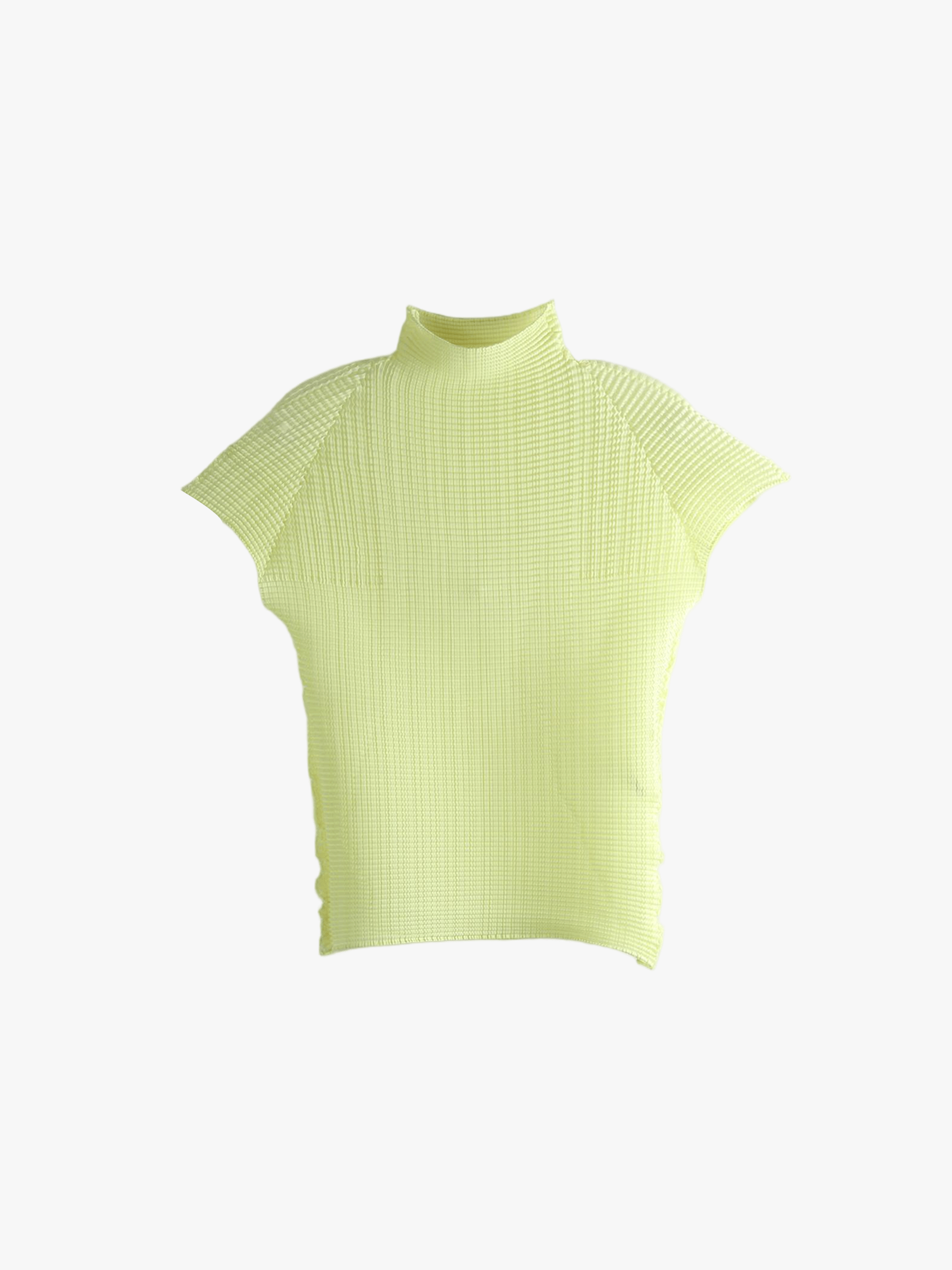 Yellow shirt, front view