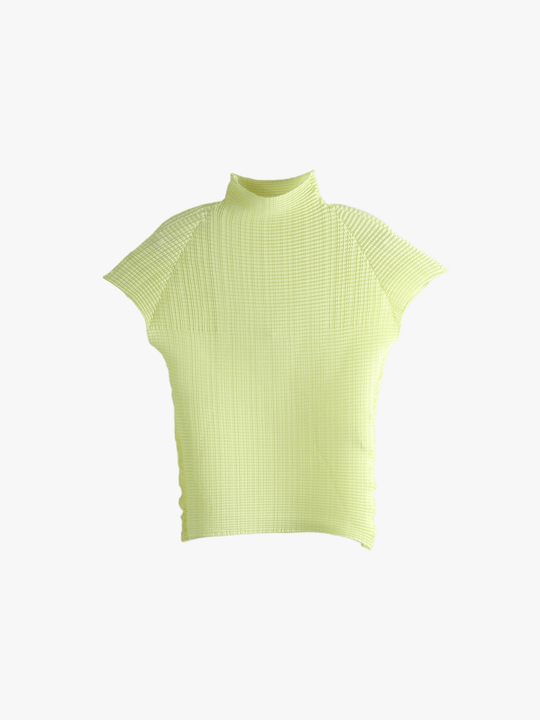 Yellow shirt, front view
