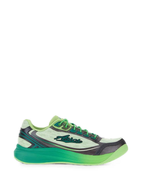 Green shoes, front view