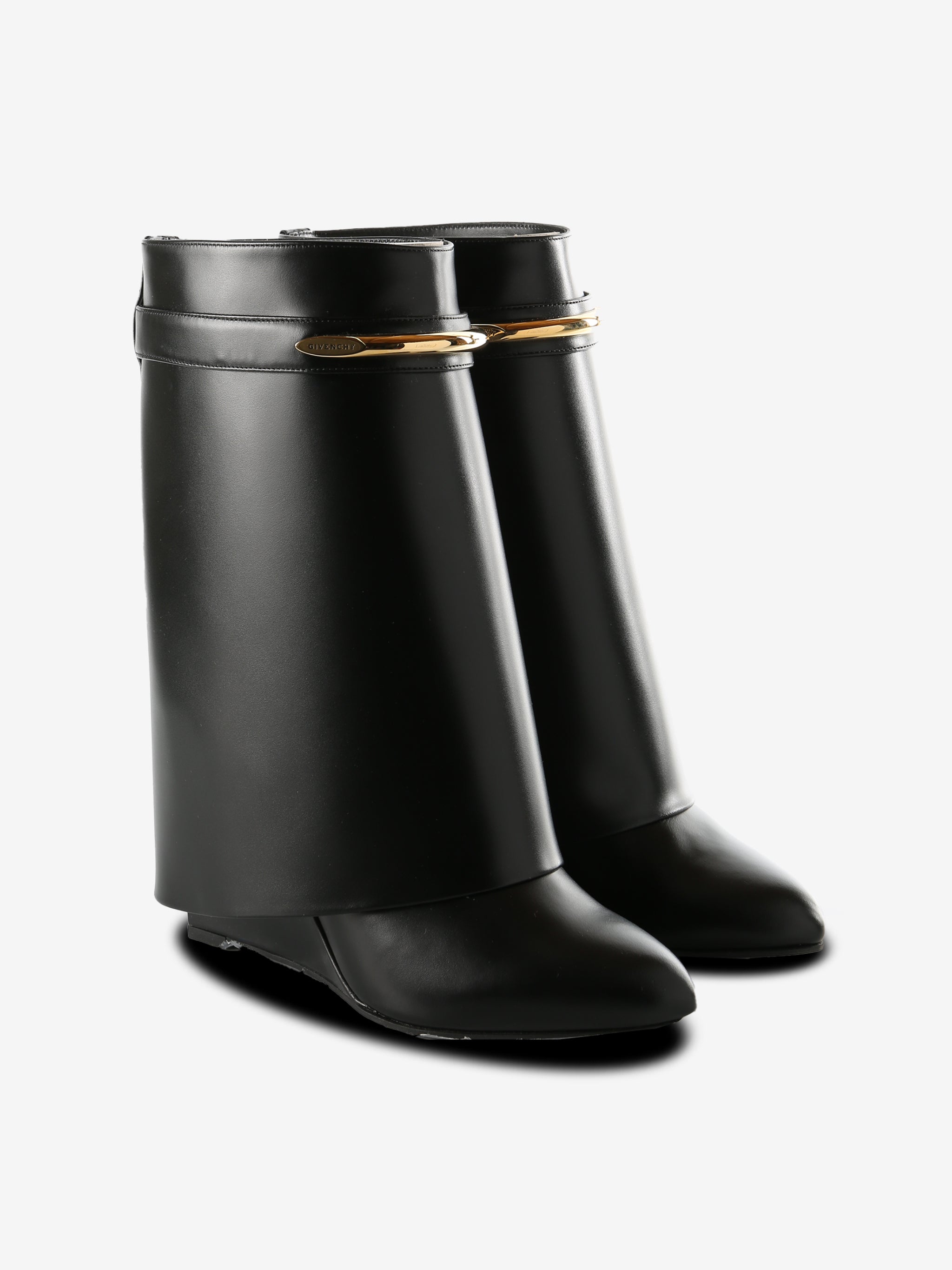 Blacj shoes,side view