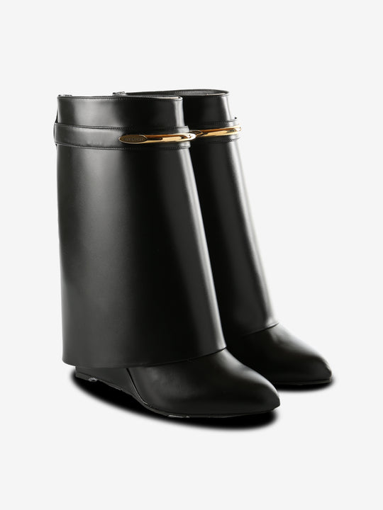 Blacj shoes,side view