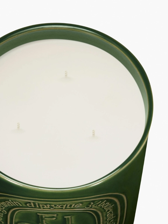 Green candle, vertical view