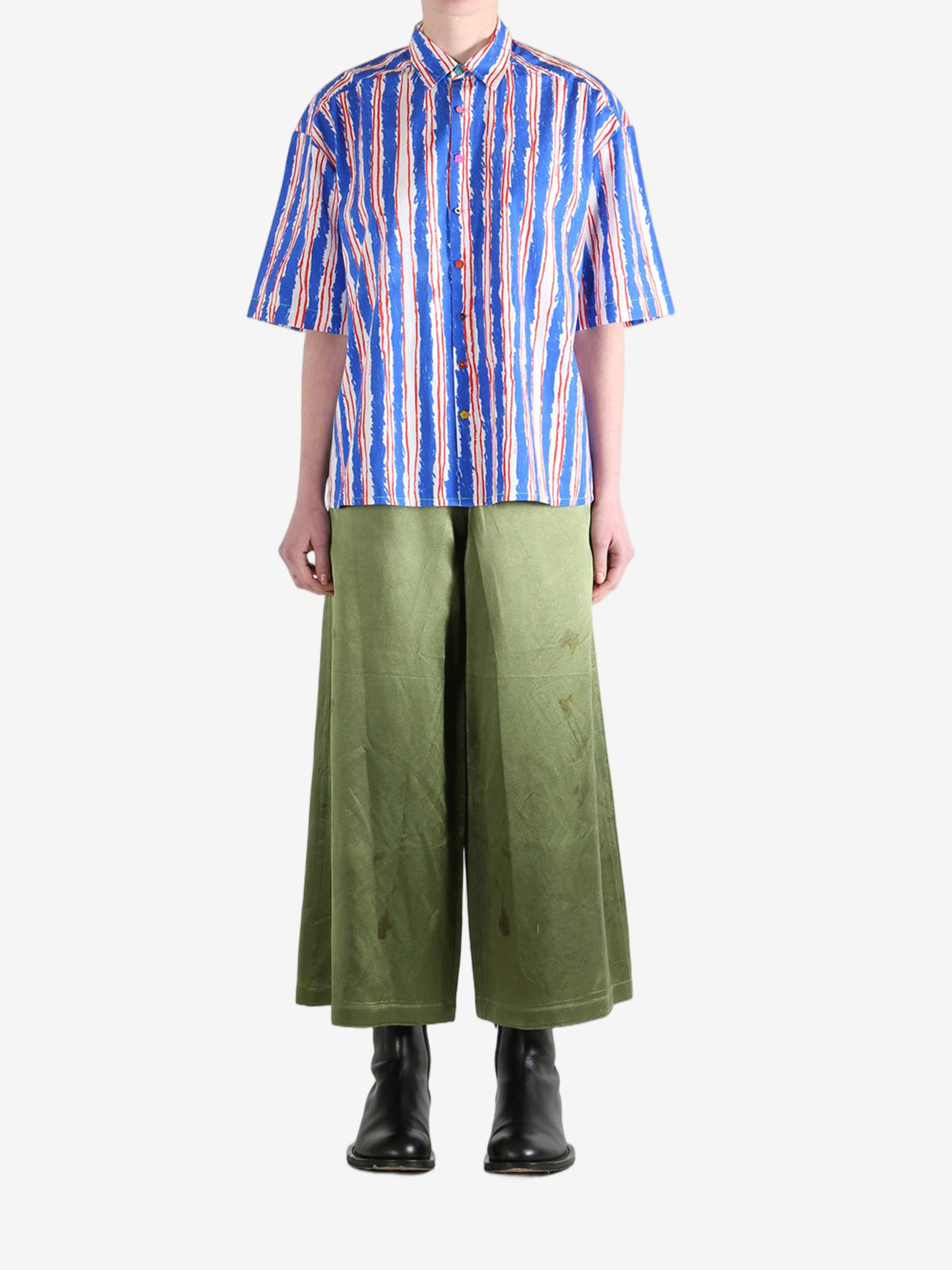 Blue shirts, fullbody view