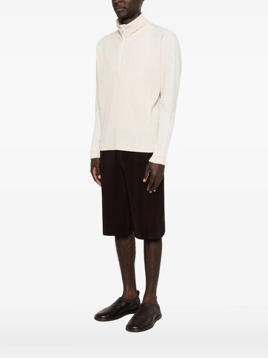 White t-shirts, full body view