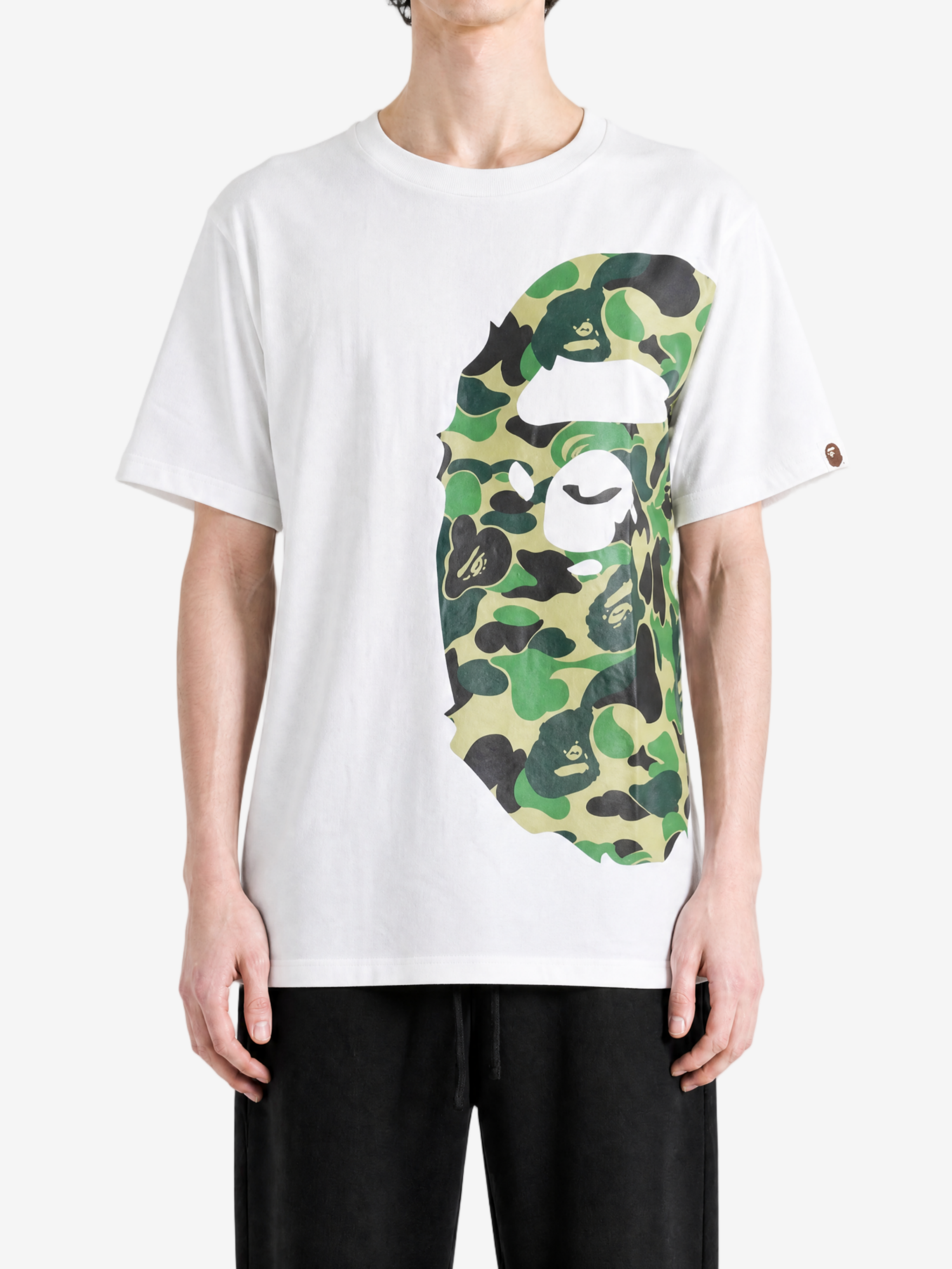 White t-shirt, full body view