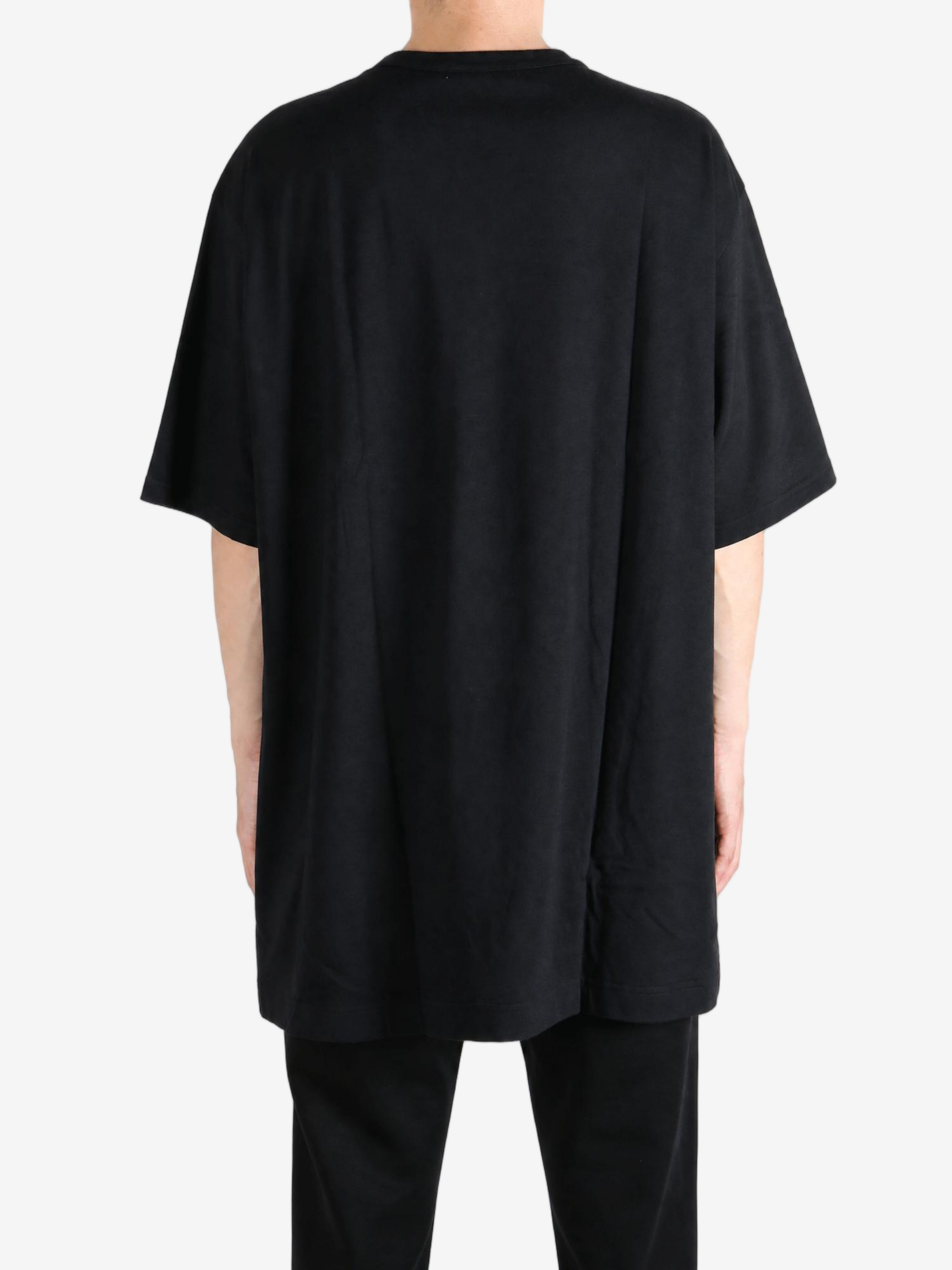 Black t-shirt, full body view