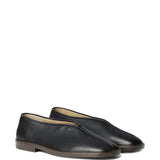 Black shoes, front view