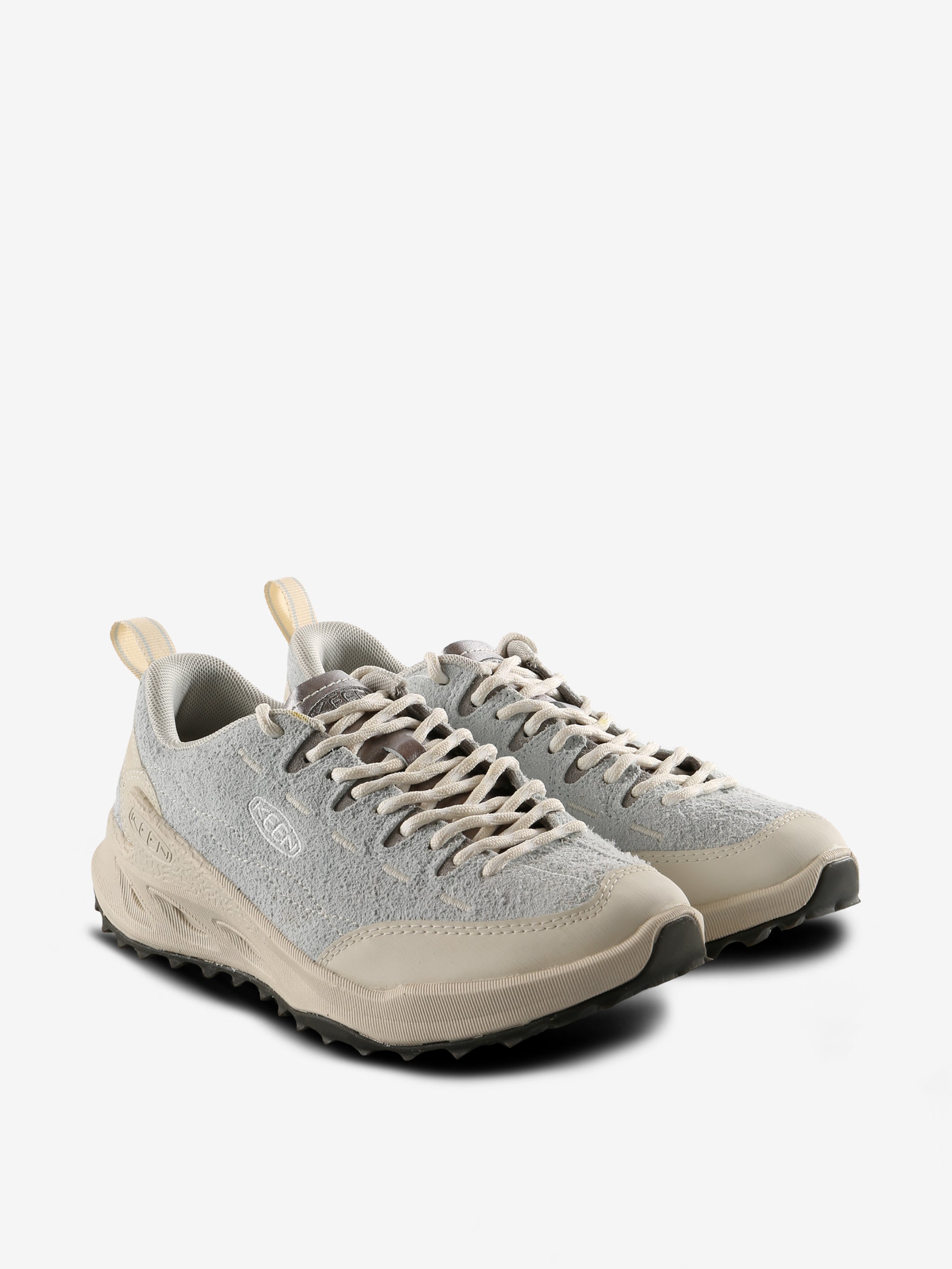  gray sneaker,front view