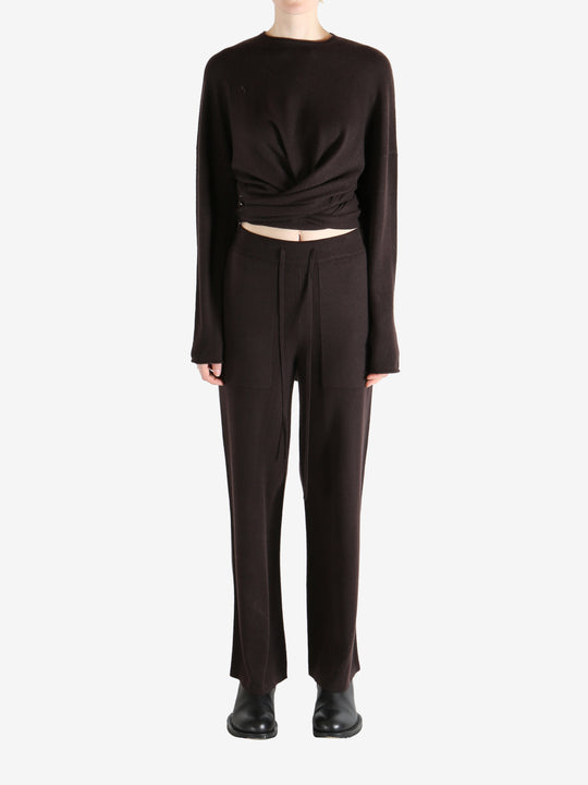 brown sweater,full body view