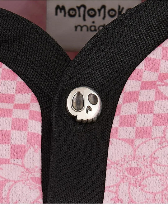 Close up of Pink t-shirt, showing detail