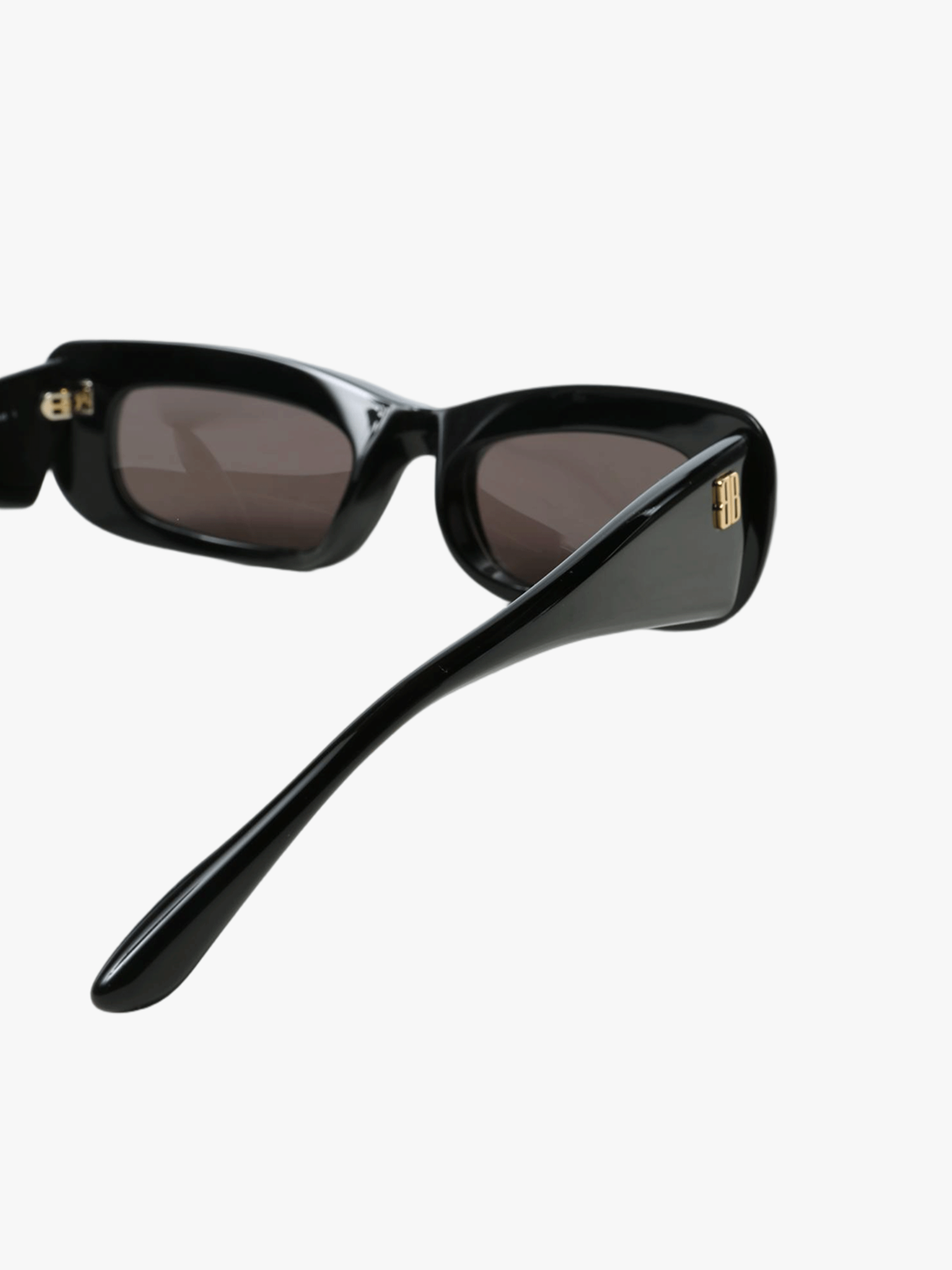 Black glasses, back view
