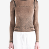 Brown t-shirt worn by a person, showing the t-shirt fit
