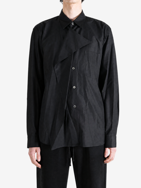 Black shirt, full body view
