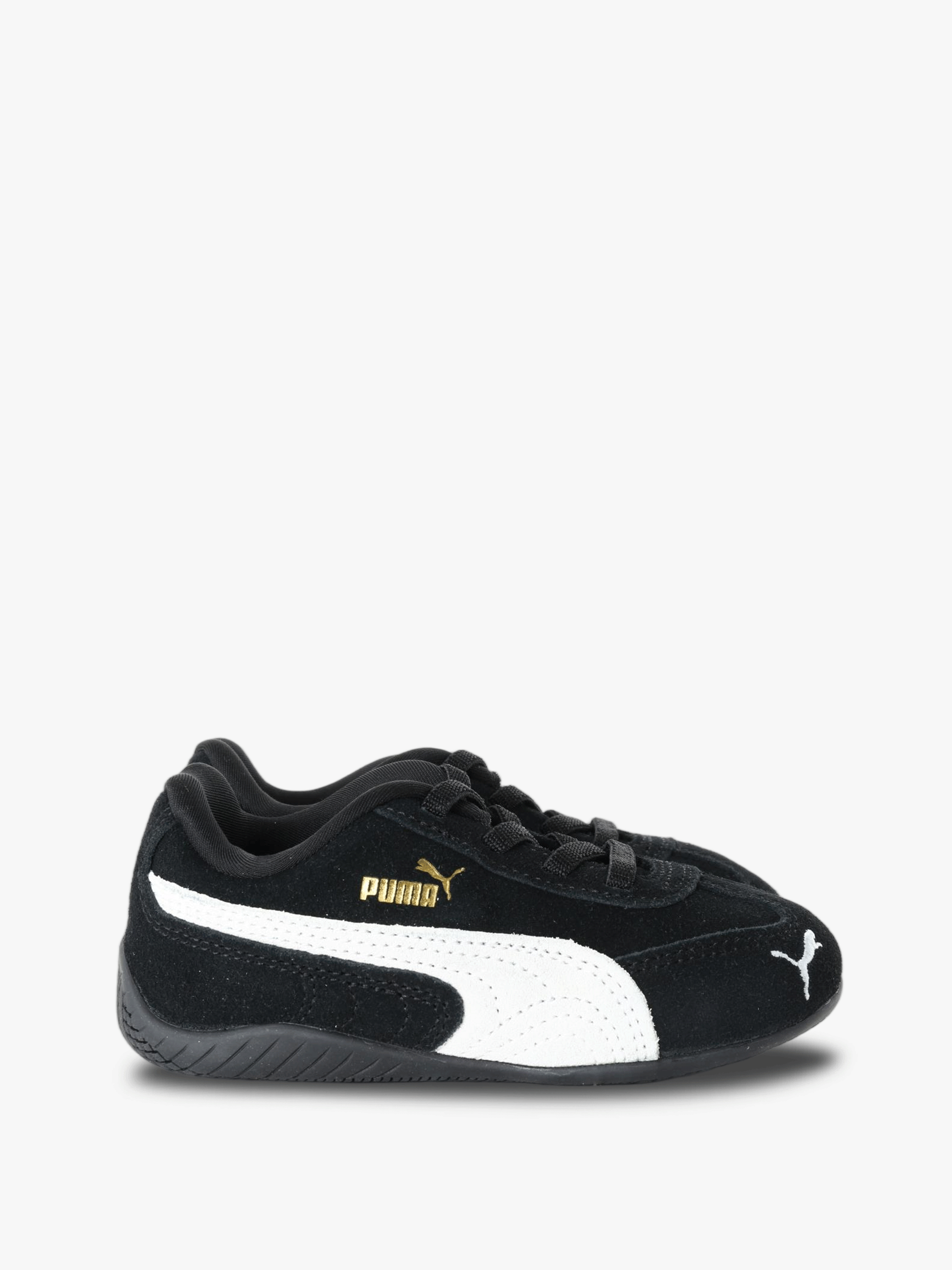 Black shoes, front view