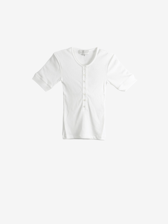 White top, front view