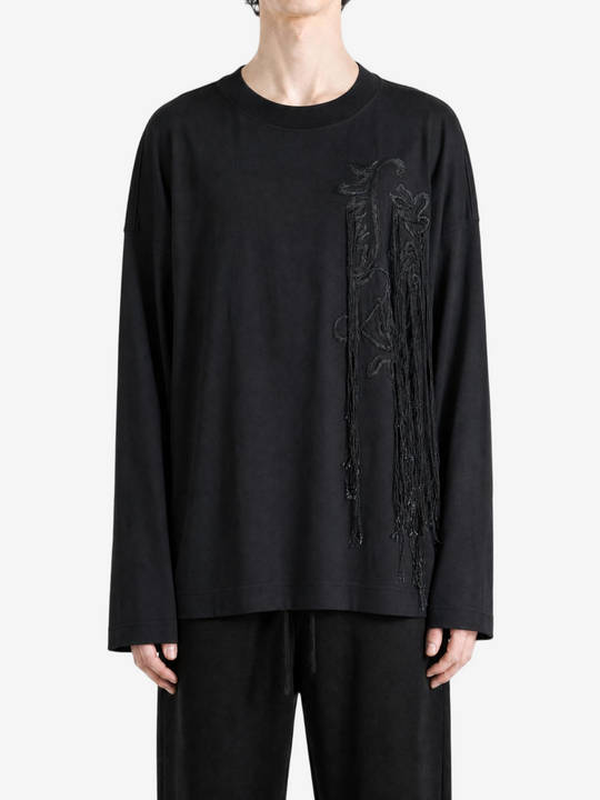Black t-shirt, full body view