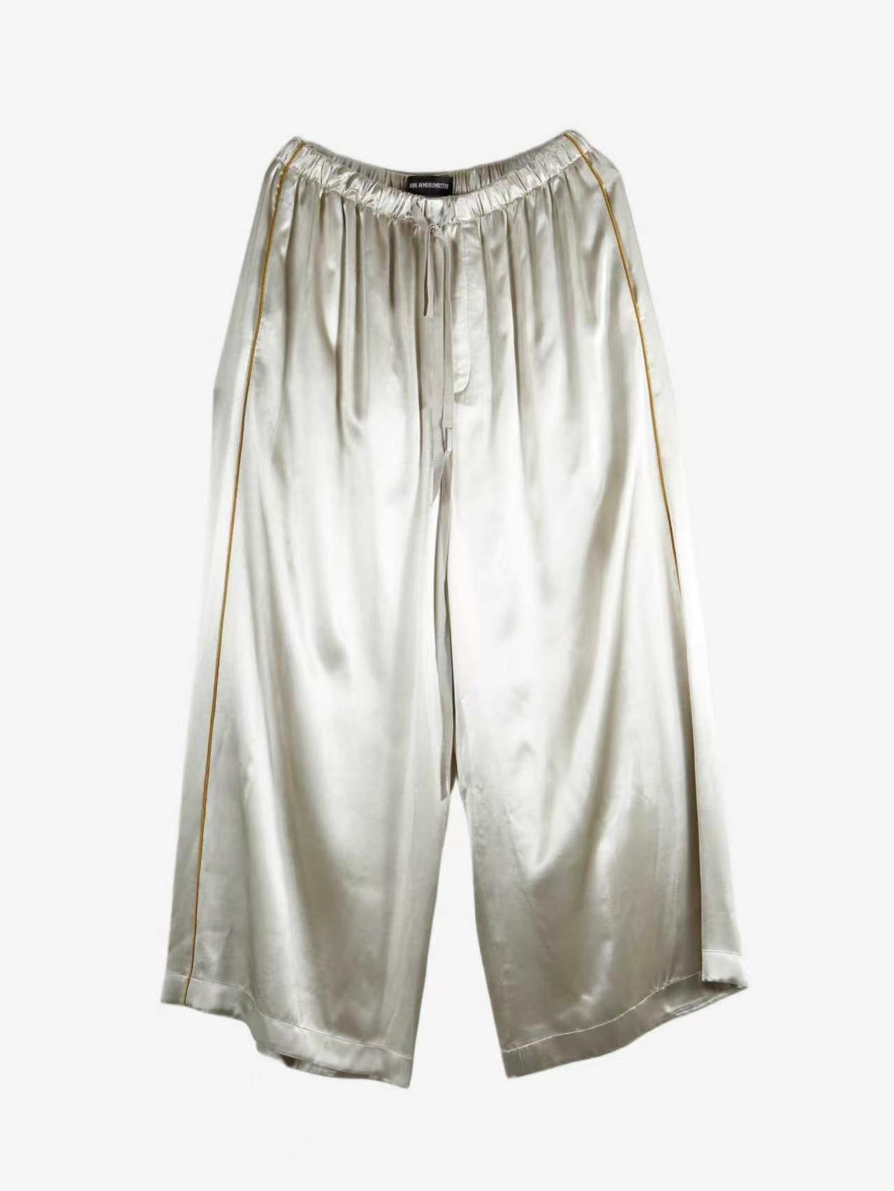 Grey pants, front view