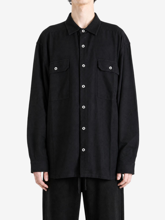 Black shirt, full body view