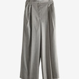 Grey pants,front view