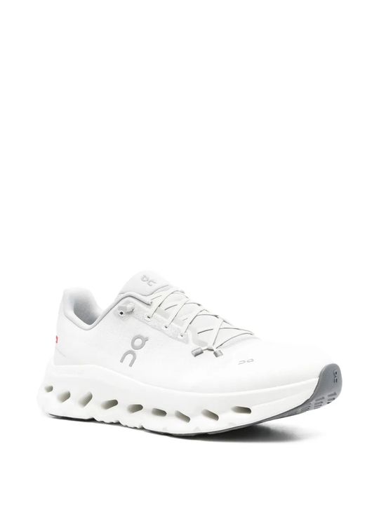 white sneakers,side view