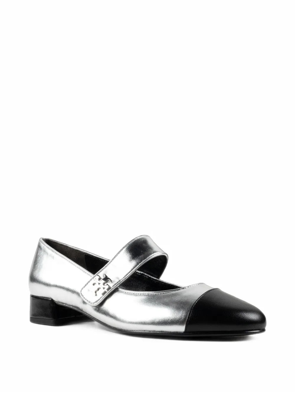 Black shoes, front view