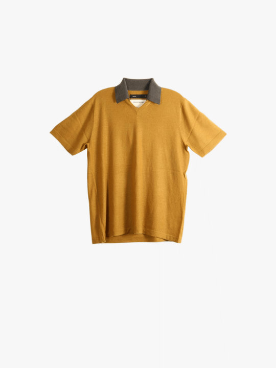 Brown t-shirt, front view