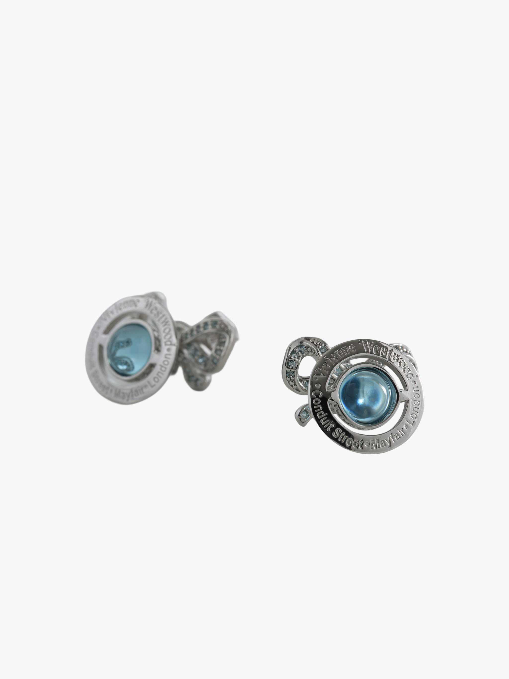 Blue accessories, front view