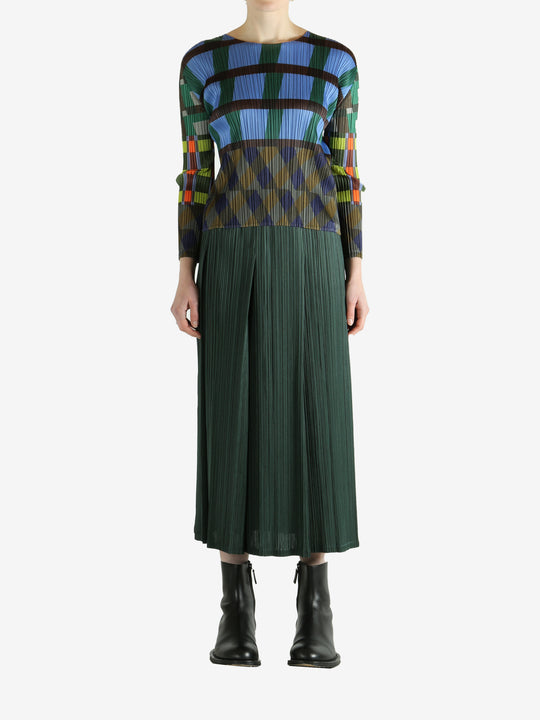 Blue top, full body view