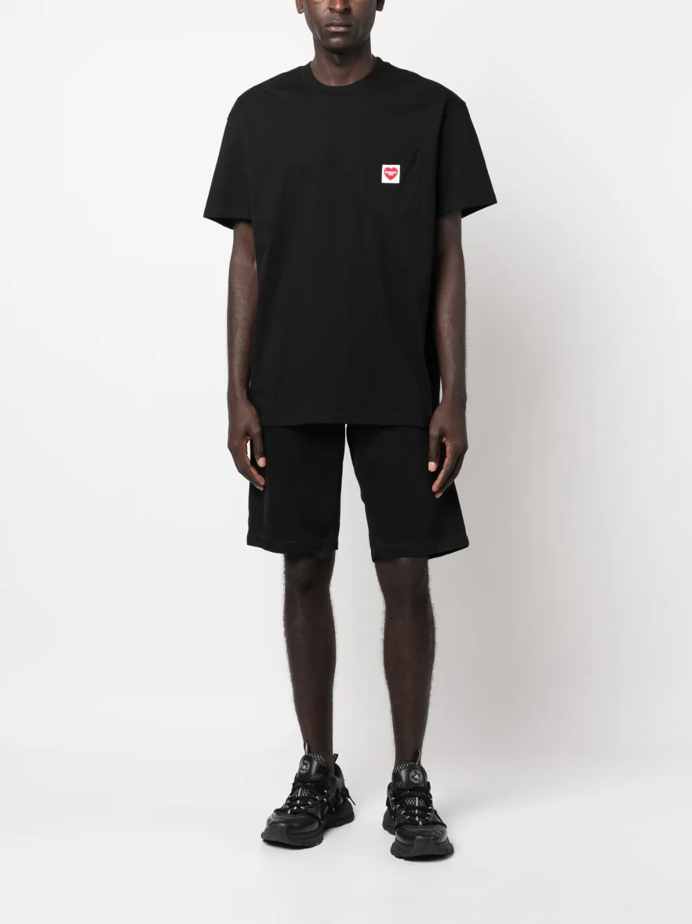 Black t-shirt,full body view