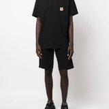 Black t-shirt,full body view