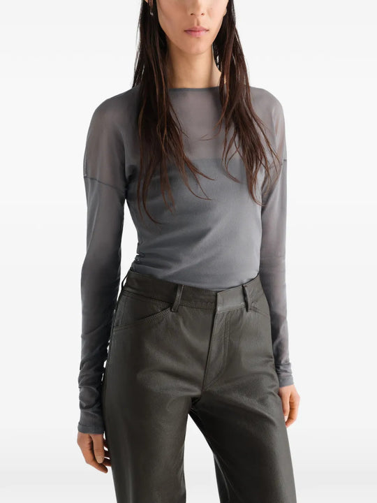 Grey top, full body view