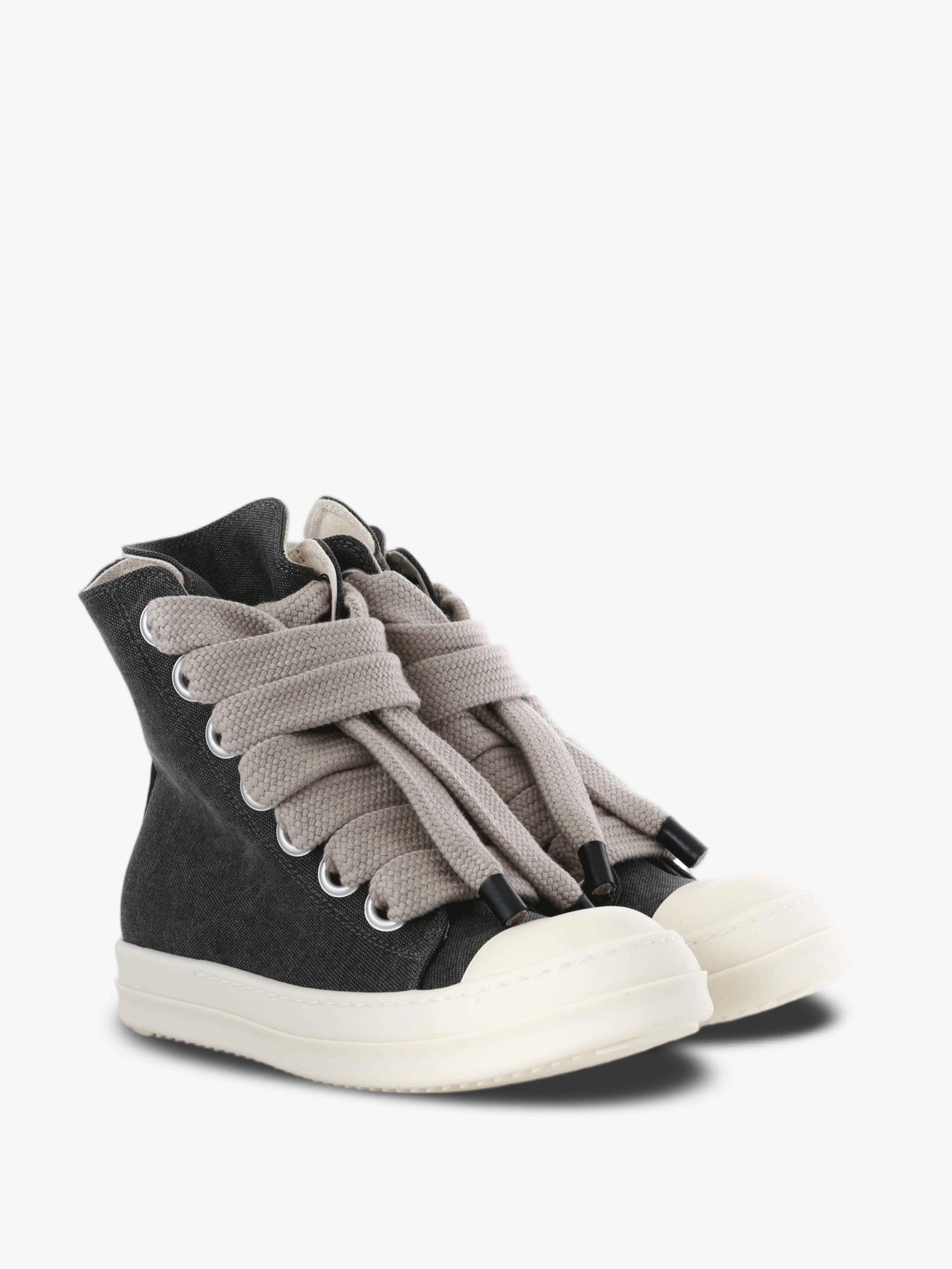 Black shoes, front view