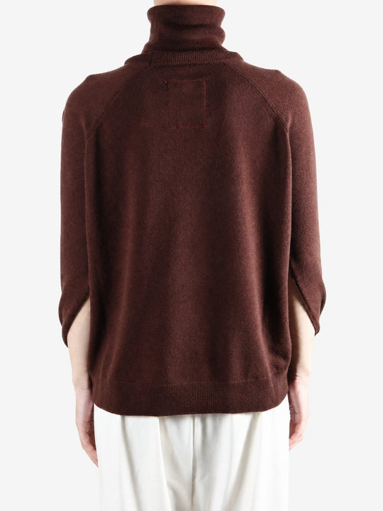 Brown top, front view