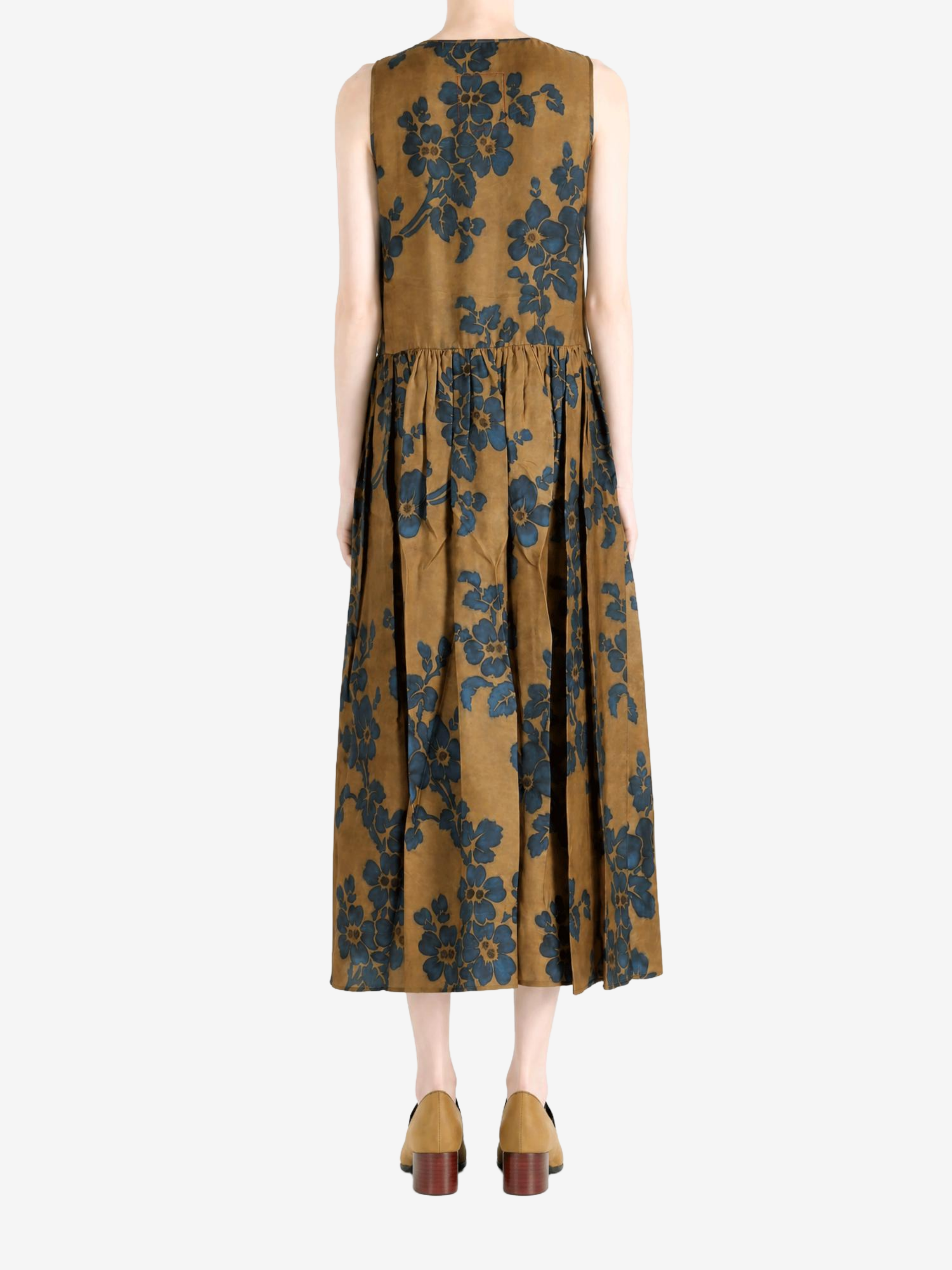 Brown dress, front view