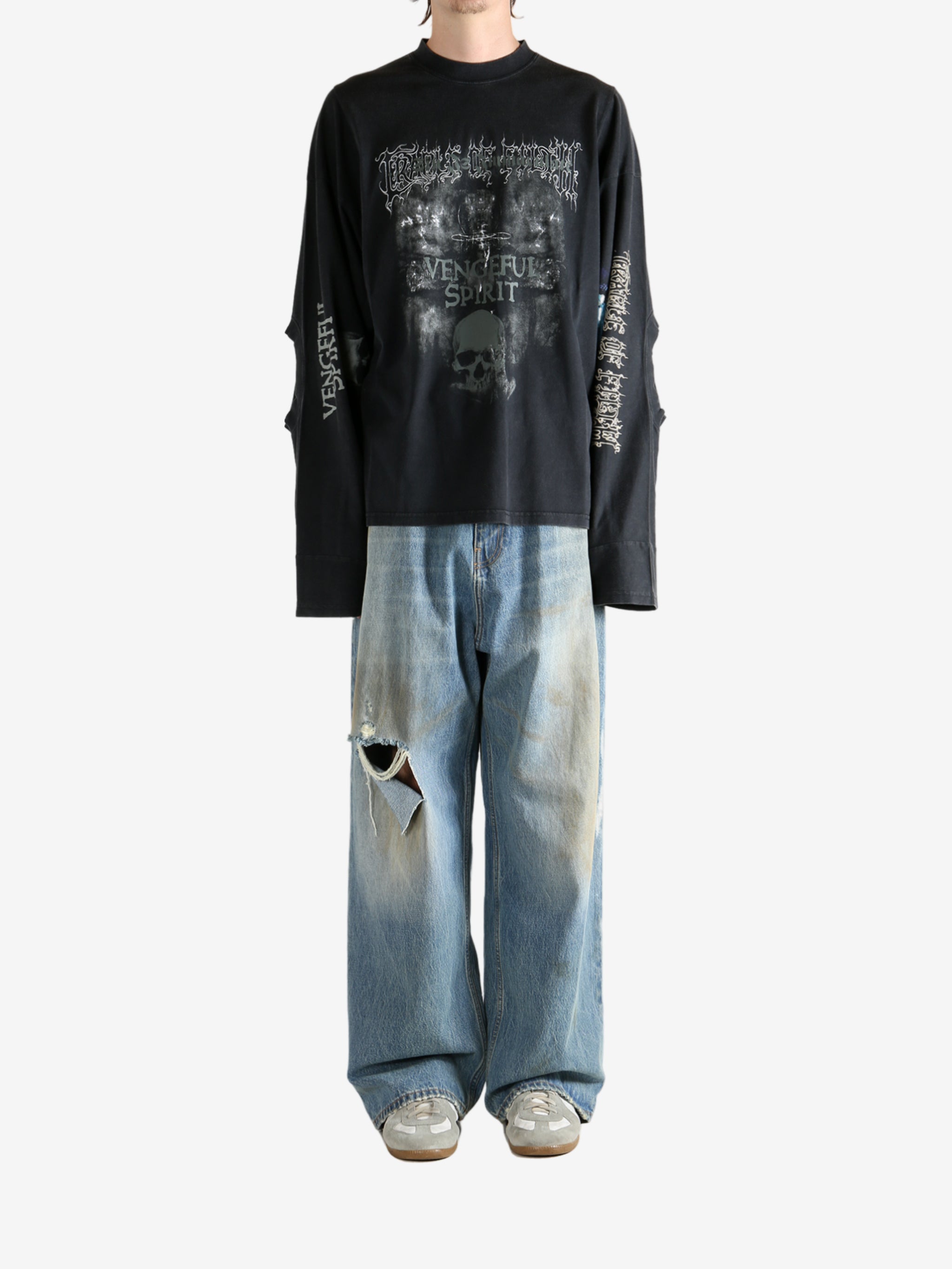 Black shirt, full body view