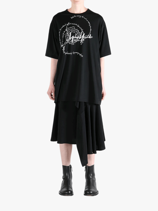 Black t-shirt, full body view