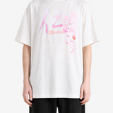 White t-shirt, full body view