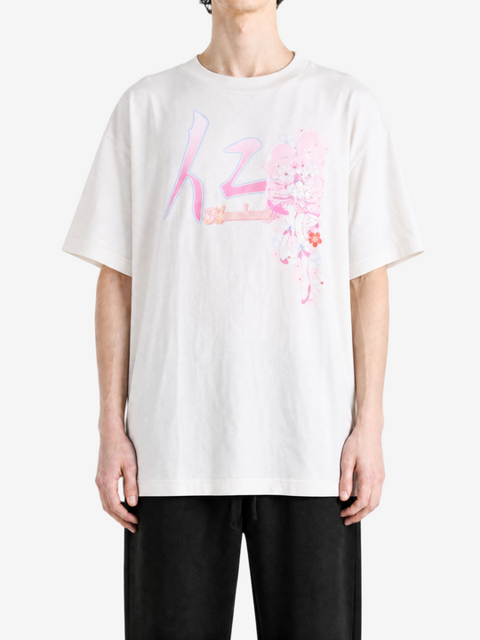 White t-shirt, full body view
