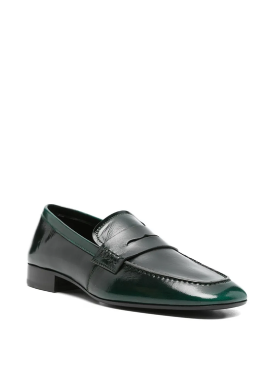 green shoes,side view