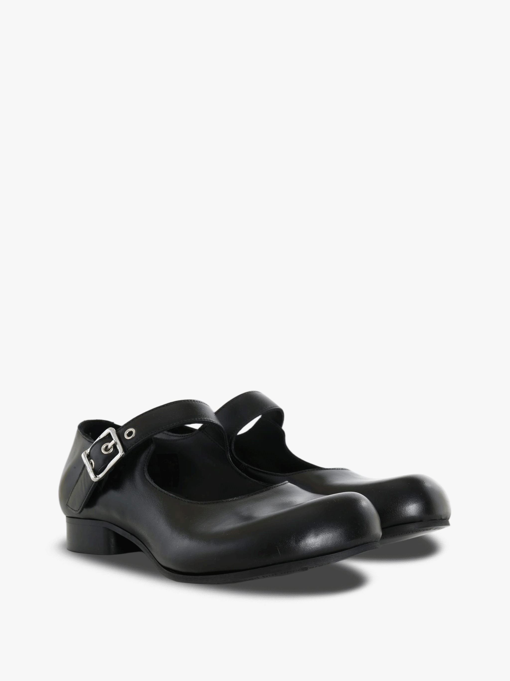 Black shoes, front view