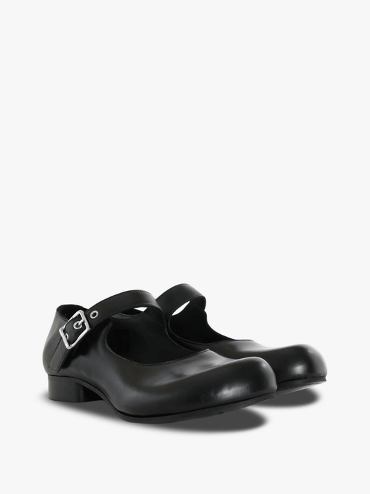 Black shoes, front view