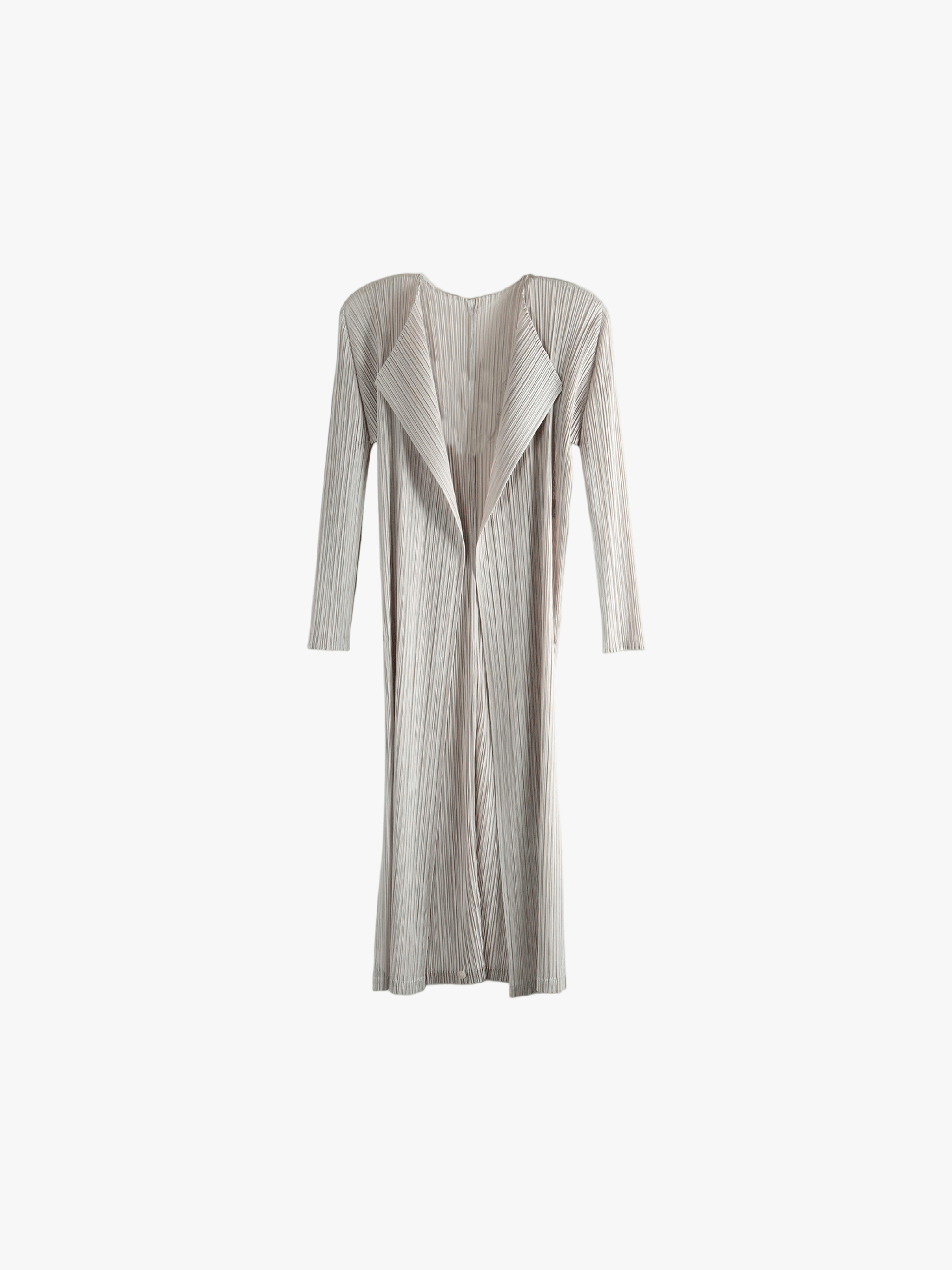 Grey knitwear, front view