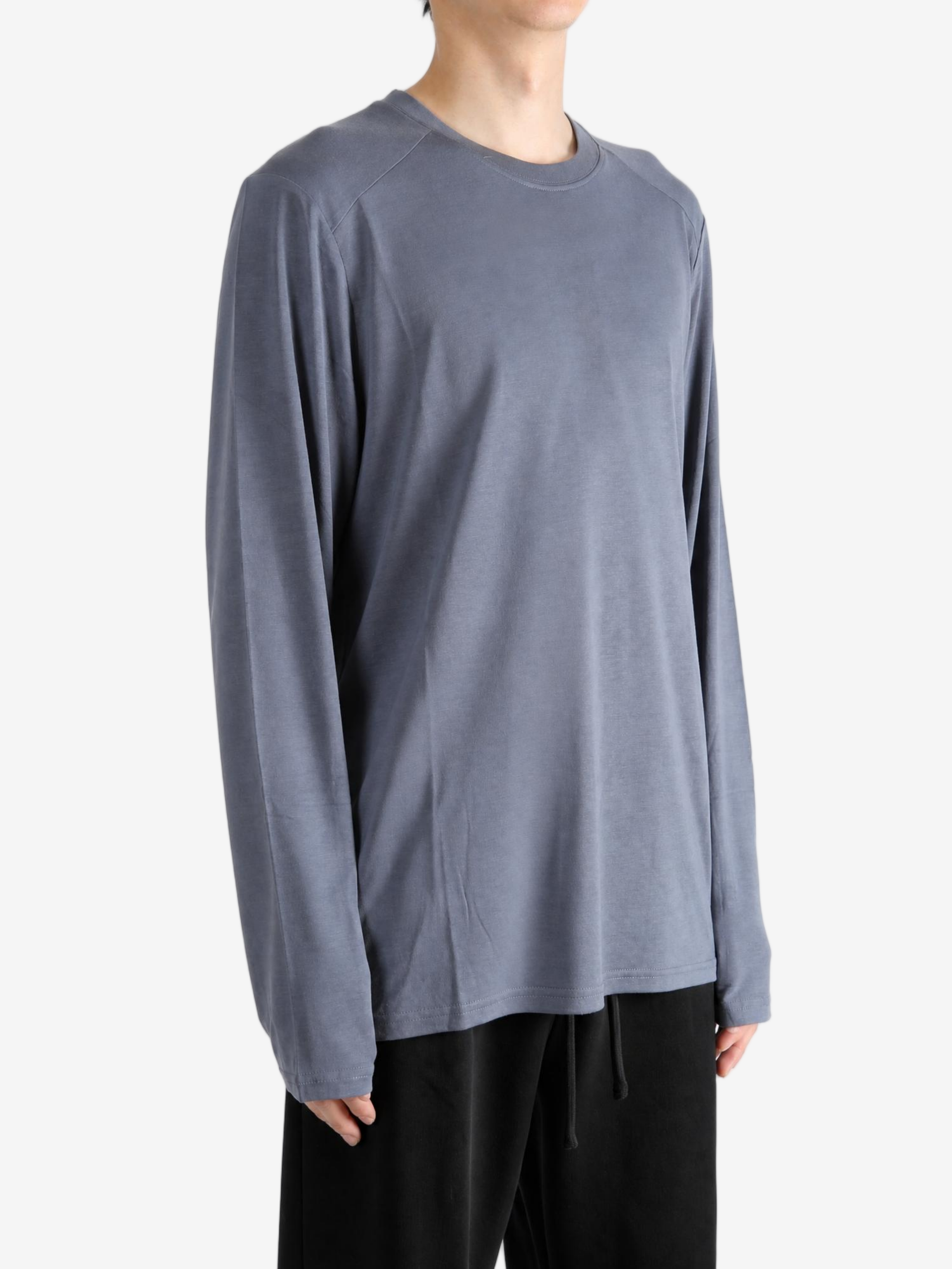 Grey top, full body view
